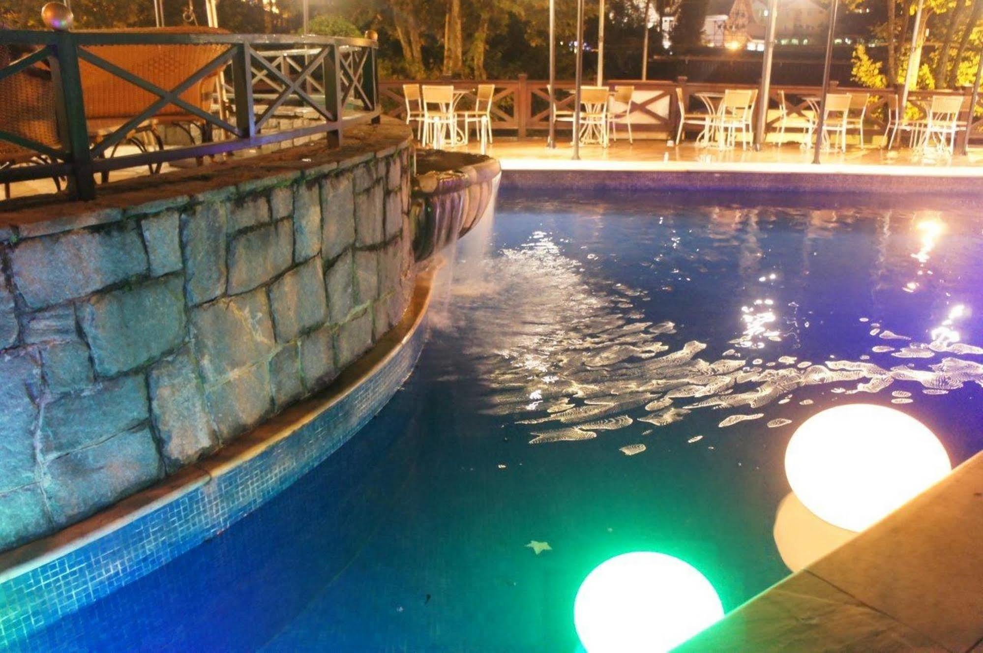 Hotel Frontenac Campos do Jordão Buitenkant foto